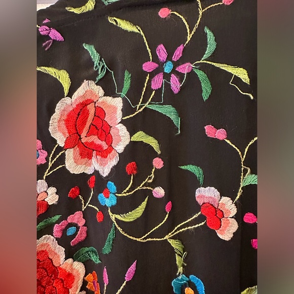 Beautiful, Vibrant Kimono - Picture 6 of 14